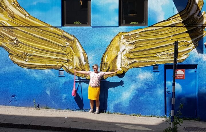 Golden Wings av Huge #färgpåstan